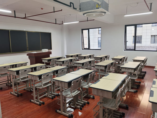 上海开放大学附属高级中学新城分校学生教室