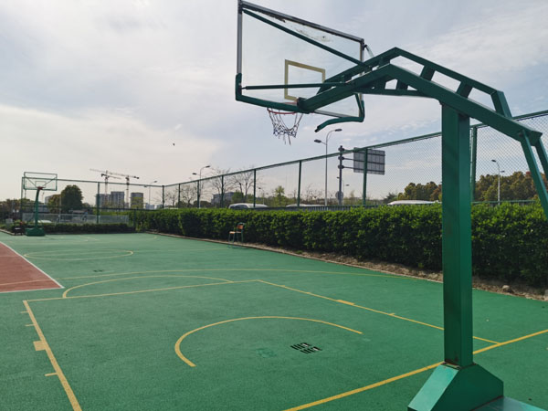 上海开放大学附属高级中学新城分校篮球场